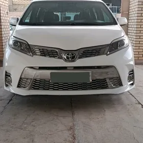 Toyota Sienna 2017
