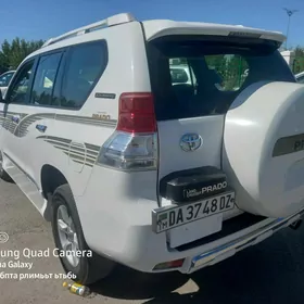 Toyota Land Cruiser Prado 2011