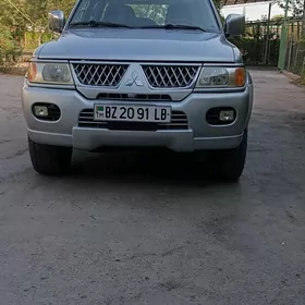 Mitsubishi Nativa 2010