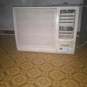 продаю оконный кондиционер