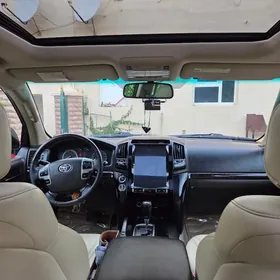 Toyota Land Cruiser 2010