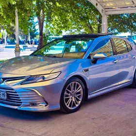 Toyota Camry 2020