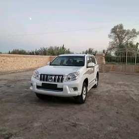 Toyota Land Cruiser Prado 2013