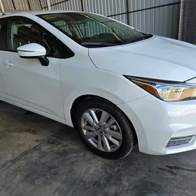 Nissan Versa 2022