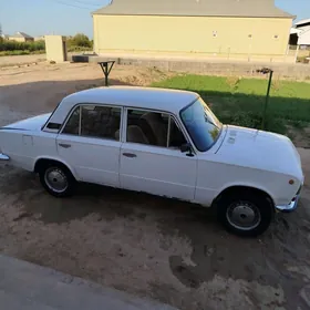 Lada 2104 1982
