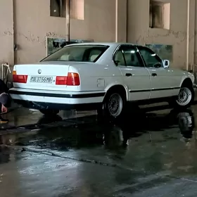 BMW 525 1990