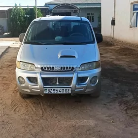 Hyundai Staria 2000