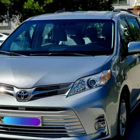 Toyota Sienna 2017