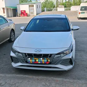 Hyundai Elantra 2022