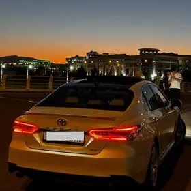 Toyota Camry 2018