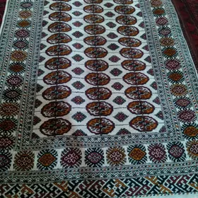 iki ÿarym ak haly