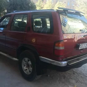 Nissan Pathfinder 1999