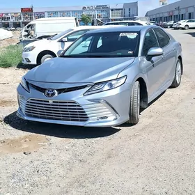 Toyota Camry 2020