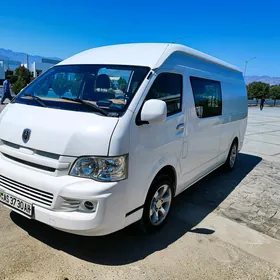 Toyota Hiace 2012