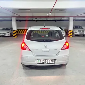 Nissan Versa 2012