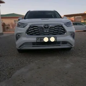 Toyota Highlander 2020