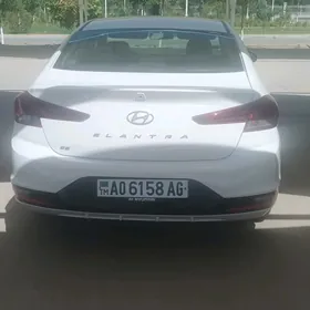 Hyundai Elantra 2019