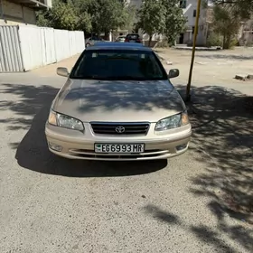 Toyota Camry 2001