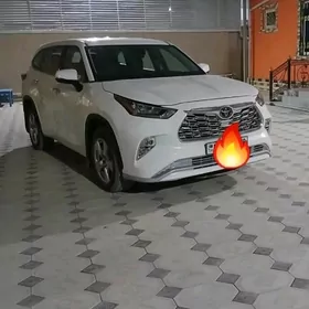 Toyota Highlander 2020