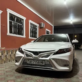 Toyota Camry 2021
