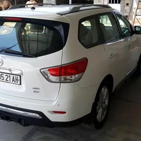 Nissan Pathfinder 2013