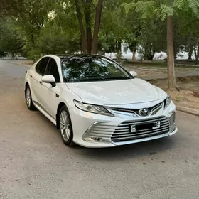 Toyota Camry 2022