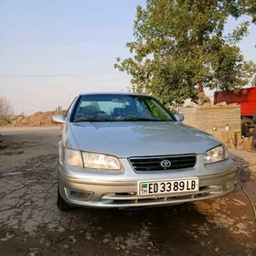 Toyota Camry 2000