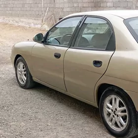 Daewoo Aveo 1999