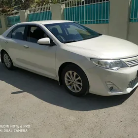 Toyota Camry 2014