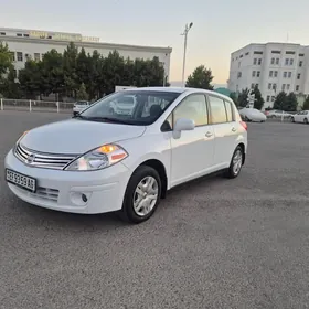 Nissan Versa 2011
