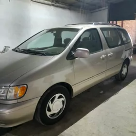 Toyota Sienna 2002