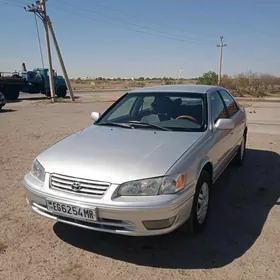 Toyota Camry 2001