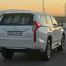 Mitsubishi Pajero 2019