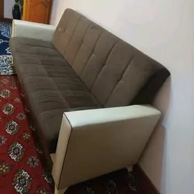 Диван