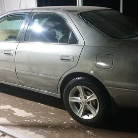 Toyota Camry 2001