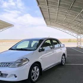 Nissan Tiida 2008
