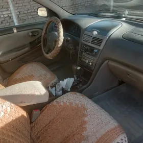 Nissan Maxima 2000