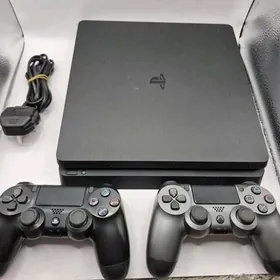 Plastation 4 slim