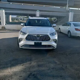 Toyota Highlander 2020
