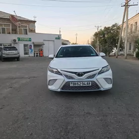 Toyota Camry 2020