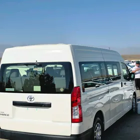 Toyota Hiace 2021