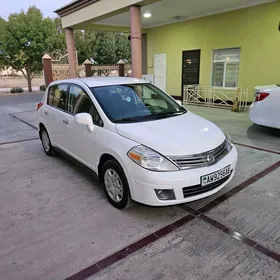 Nissan Versa 2010