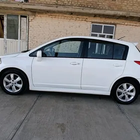 Nissan Versa 2010
