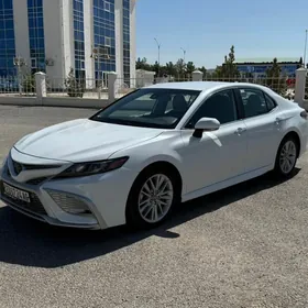 Toyota Camry 2022