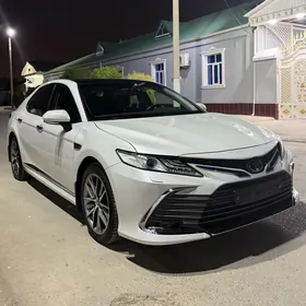 Toyota Camry 2021
