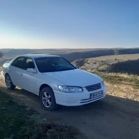 Toyota Camry 2000