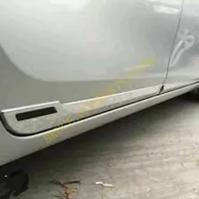 Molding-dwer Corolla 19-22ý
