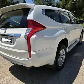 Mitsubishi Pajero 2019