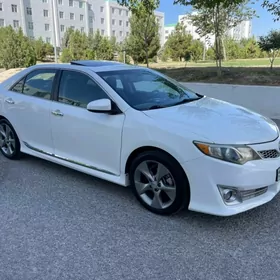 Toyota Camry 2013