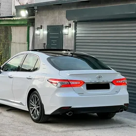 Toyota Camry 2020